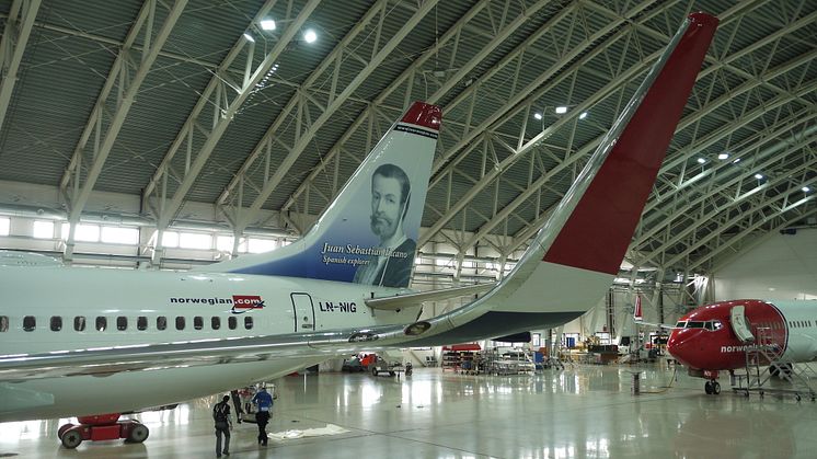 Juan Sebastián Elcano's tail (LN-NIG) at Norwegian's hangar in Oslo.