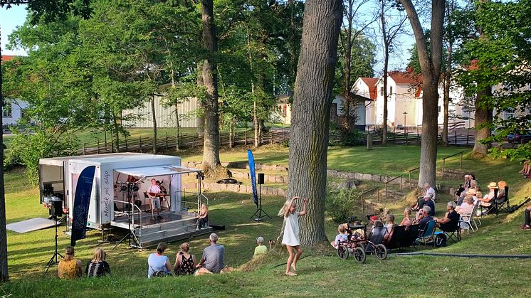 28 konserter i hela Kalmar län och avstickare till Äppelriket och Capri. Foto Urban Wedin.