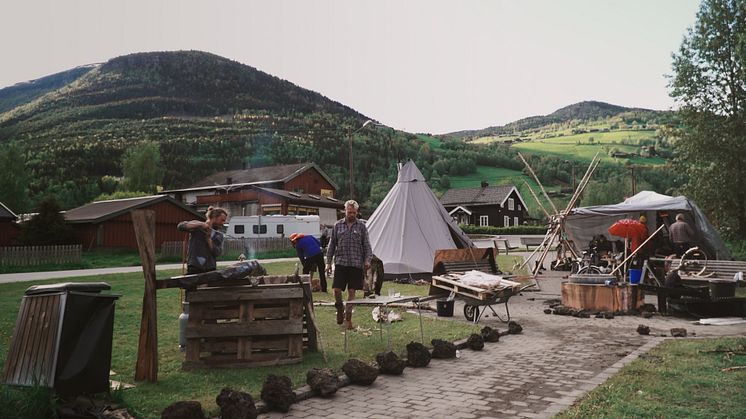 ODELSGUT OG FANTEFØLGE (2020, Stray Dog Productions, regi: Merethe Offerdal Tveit, lengde: 50 min, språk: norsk)