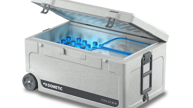 Hi-res image - Dometic - Dometic Cool-Ice CI 85W icebox with wheels and pull-out handle