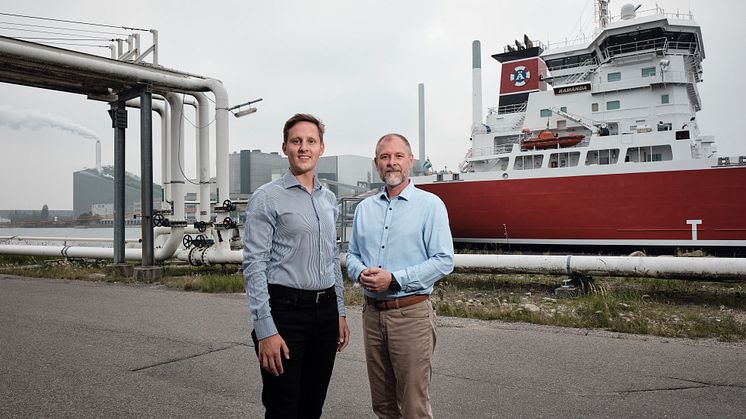 Sune Petersen, Head of Sustainability & Strategy, DCC & Shell Aviation Denmark and Karl Henrik Dahl, Managing Director, Oiltanking Copenhagen A/S. © Oiltanking Copenhagen A/S. Photo: Christoffer Regild