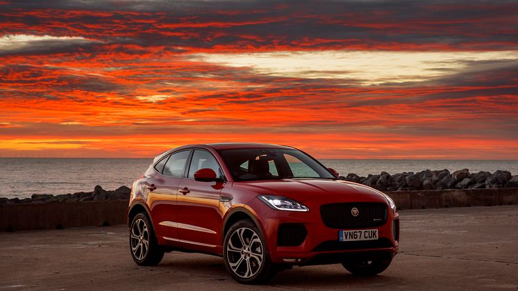Fem stjerner til Jaguar E-PACE
