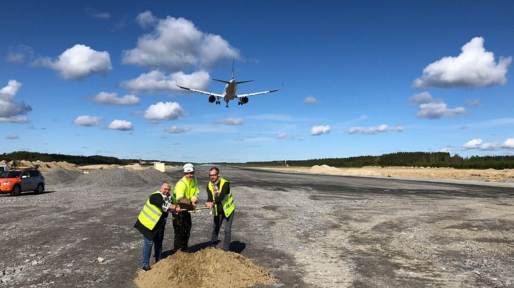 FV: Maria Marklund, Kommunalråd Skellefteå Kommun, Mikael Engström Site Manager NCC, Johan Sundelin Vice Ordförande Skellefteå Airport