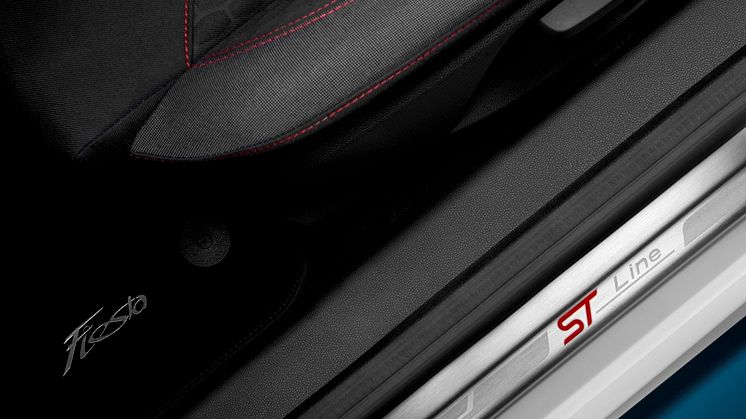 A Ford bemutatja az új ST-Line termékcsaládot: ma elindult az új Fiesta ST-Line és a Focus ST-Line gyártása, az új sportos modellek július végétől átvehetők a magyar kereskedésekben