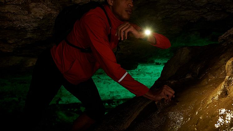 fenix 7, flashlight.jpg
