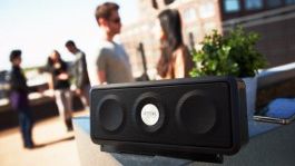 Trådlös och vattentålig bluetooth högtalare från TDK - Riktigt bra ljud med snygg retro design