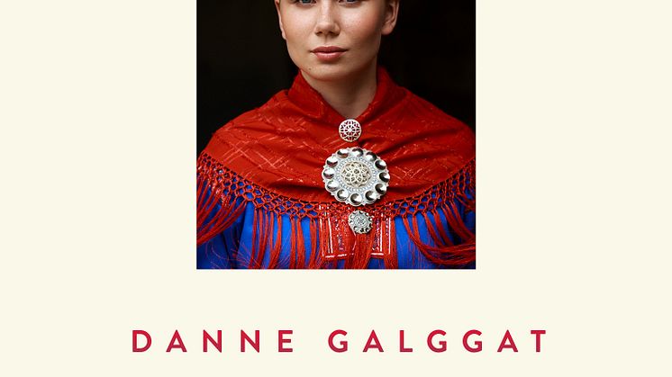 Ella Marie Hætta Isaksens bok fungerer som en god ABC om Finnmark for utenforstående, men den er vel så nødvendig som en gjenkjennelig fortelling for samiske unge, skrev Morgenbladets anmelder da boken ble lansert i norsk utgave i 2021.