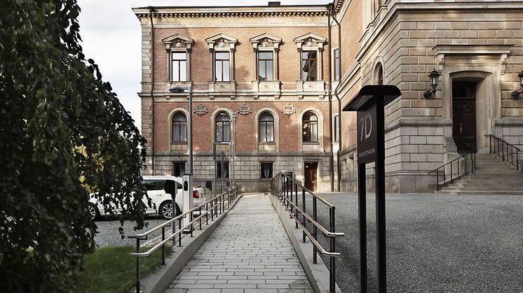 Ny ramp vid Uppsala Universitetshus, en av fler tillgänglighetsanpassningar. Fotograf: Jeanette Hägglund, Statens fastighetsverk