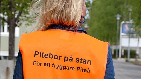 Bildtext: Föreningar nattvandrar i Piteå för att skapa tryggare miljöer. 	Foto: Marie Öqvist