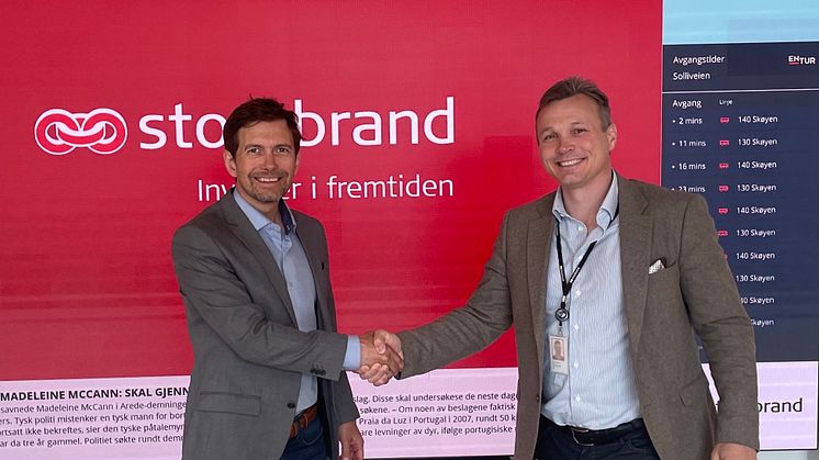 Fra venstre, Morten Erichsen, Leder Proffmarked i VB Gruppen og Alexander Asbjørnsen, Chief Procurement Officer i Storebrand Forsikring