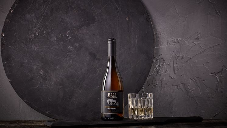 Denne fyldige og balanserte amerikanske Chardonnayen er den første bourbonlagrede hvitvinen i Norge.