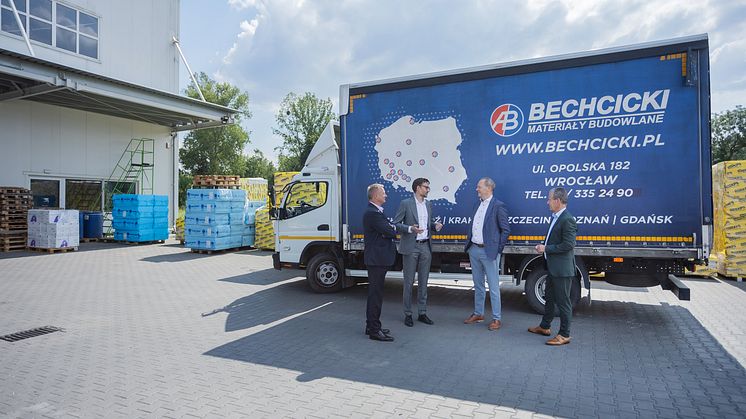 AB Bechcicki stifter Adam Bechcicki og Adm. direktør Klaudiusz Bechcicki med Bygma Gruppen A/S koncernchef Peter H. Christiansen og Bygma A/S Adm. direktør Klaus Hadsbjerg.