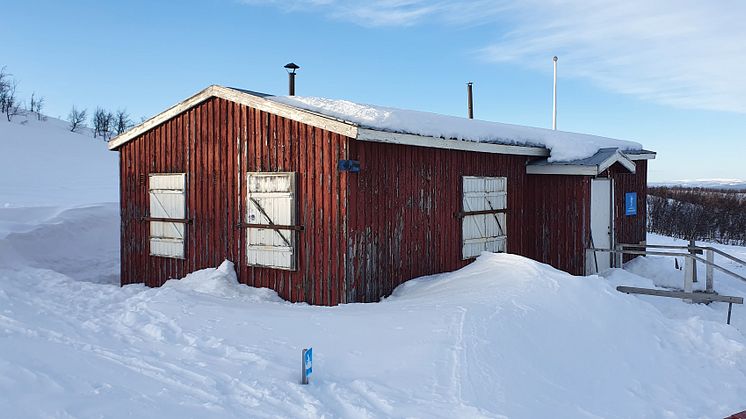 Ädnamvaarastugan före renovering.jpg