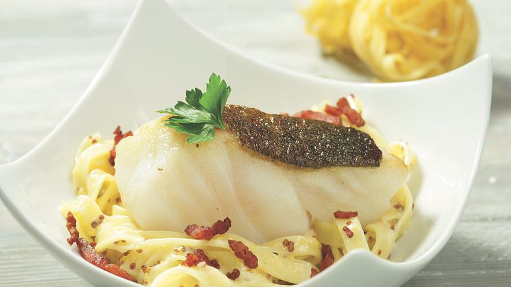 Skrei und Pasta - delizioso!_Skreifilet  auf Risotto_Skreifilet auf Fettuccine mit Senfsauce und Speckwürfeln