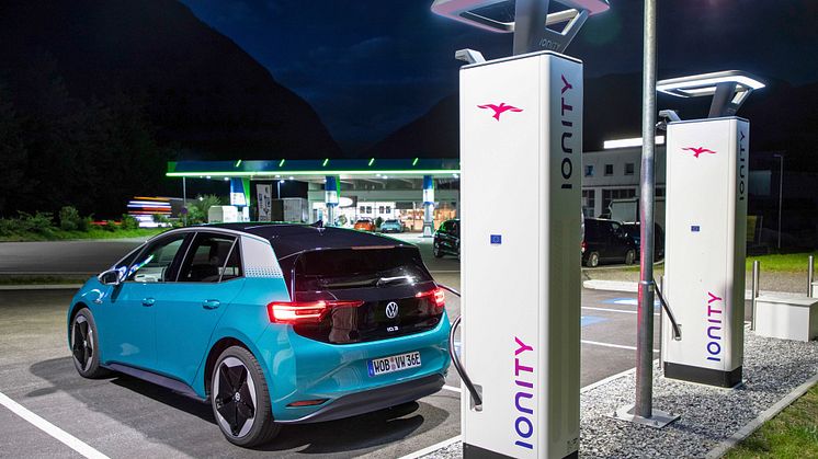 Kvalitetsoffensiv: Volkswagen gør opladning nemmere og mere komfortabel