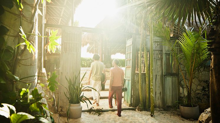 THEME_HOTEL_SUSTAINABLE_TRAVEL_PEOPLE_GettyImages-1366306138_Universal_Within usage period_83549