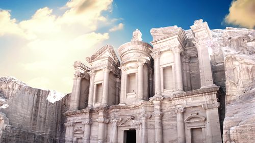 The Lost City of Petra : from Aqaba, Jordan