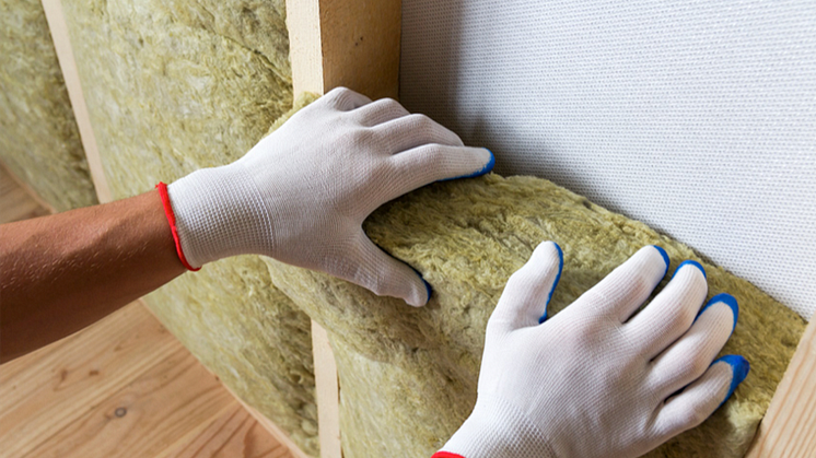 Ny ROCKWOOL isolasjonsplate med bedre varmemotstand og samme utsende som tidligere. Foto: ROCKWOOL Nordics