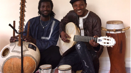 På bilden: Lansana Sane och Moustapha Ndiongue Fotograf: Lansana Sane 
