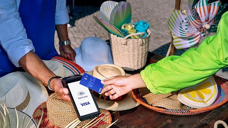 77% Polaków podczas zagranicznych wakacji zapłaci kartą, smartfonem  lub smartwatchem