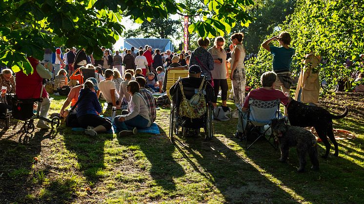 Konsert på Vita scenen i Stadsparken under Sommarlund 2019. Foto: Elias Theodorsson