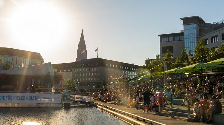 Bootshafensommer Publikum (c)  Kiel-Marketing e.V. , Nick Hanke