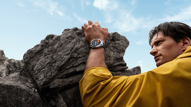 Huawei Watch Ultimate_creative shots_outdoor 3_EN_JPG_0829.jpg