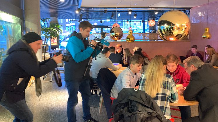 Lag din egen lunsj - det jobbes foto Trude Bessesen Sjømatrådet