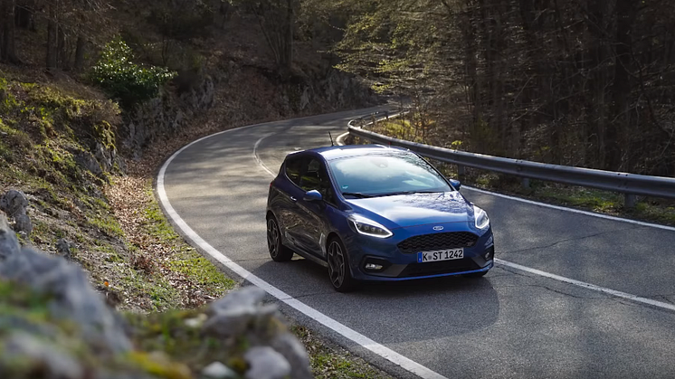 Hårnålesving og køreglæde - de italienske bjergveje i Ford Fiesta ST