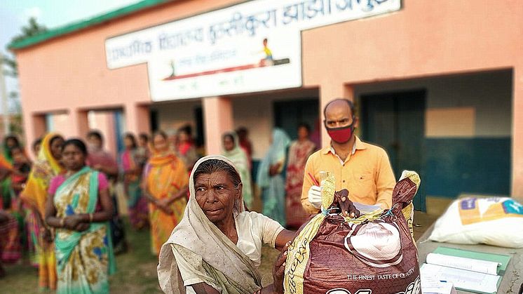 En stängd skola som används som distributionscentral, Indien. 