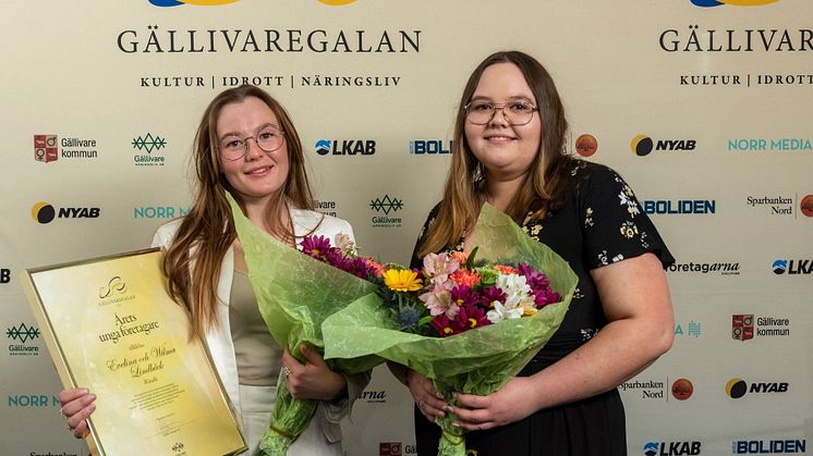 Evelina Lindbäck och Wilma Lindbäck kammar hem titeln Årets unga företagare med sushirestaurangen Wasabi.