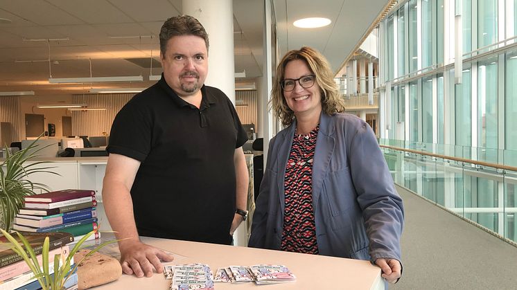 Familjerättens chef Tommy Persson och en av samtalsledarna, Maria Harvigsson, som arbetar med att stärka fokus på barnen i de samarbetssamtal som erbjuds vid svåra separationer.