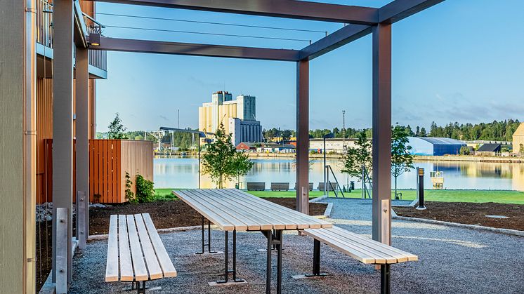 Kajen-Bord+bank-ThomasBernstrand-Miljo1