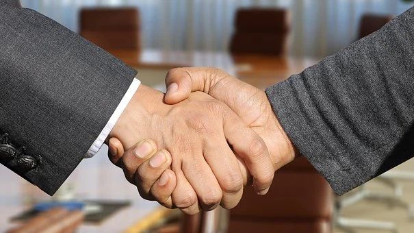 Gehaltsverhandlung erfolgreich meistern: SO erzielst du Wirkung