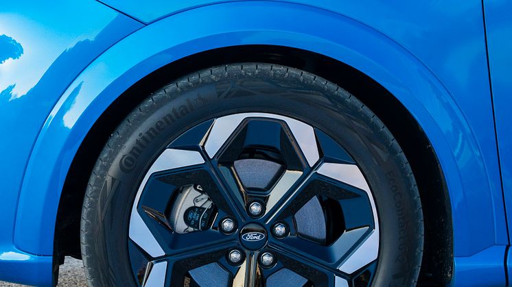 2025 Elektrisk SUV Puma Digital Aqua Blue (9).jpg