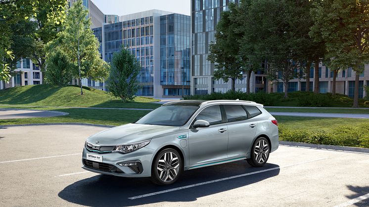 kia_optima_phev_my19_3_4_front_view_14381_85370