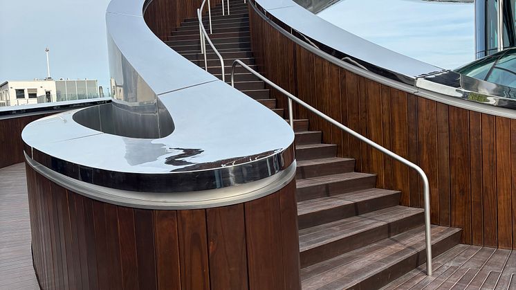 Kebony-Holztreppe im FENIX Museum: Nachhaltige Architektur, doppelte Helix, Design von MAD Architects in Rotterdam