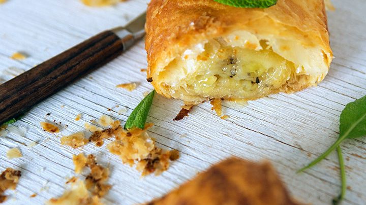 Chèvre- och salviafylld potatisrulle