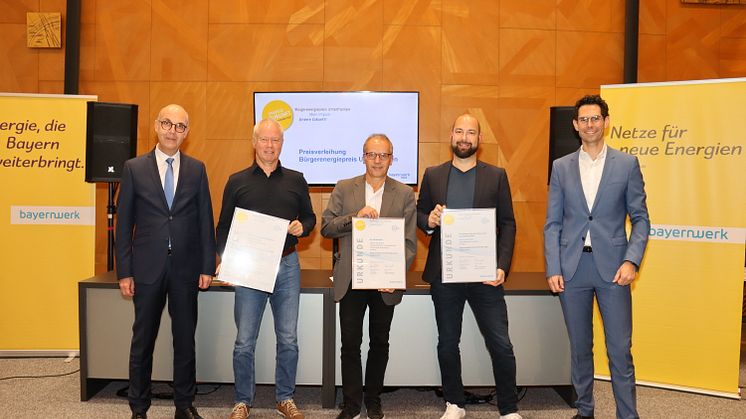 Bürgerenergiepreis Unterfranken_2022_Preisverleihung_Gesamtfoto_alle Preisträger_2021