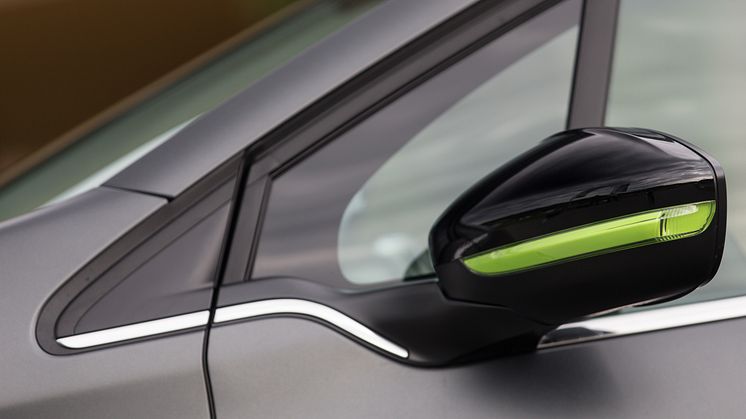 Premiär för Peugeot 208 klädd i ”haute couture” lack 