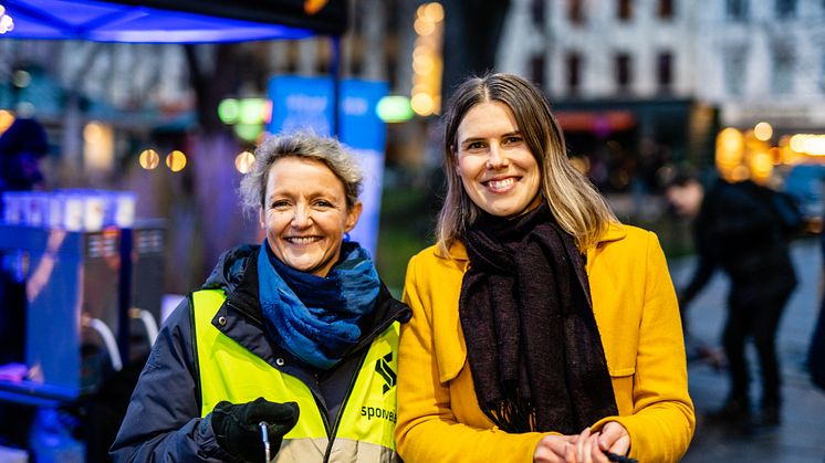 Birte Sjule og Sirin Stav på Olaf Ryes plass