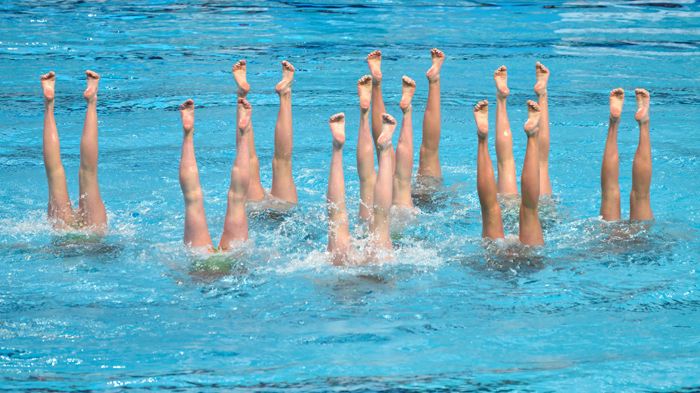 Gymnastik hält fit. Auch Füße und Beine. Bild: Yana Rafikova | stock.adobe.com