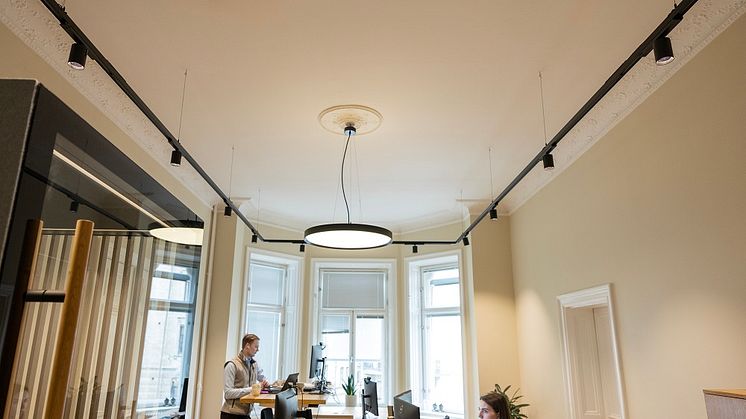 MovaMolto Luce_spotlightsSkena_&_Cylli i centrum..jpg