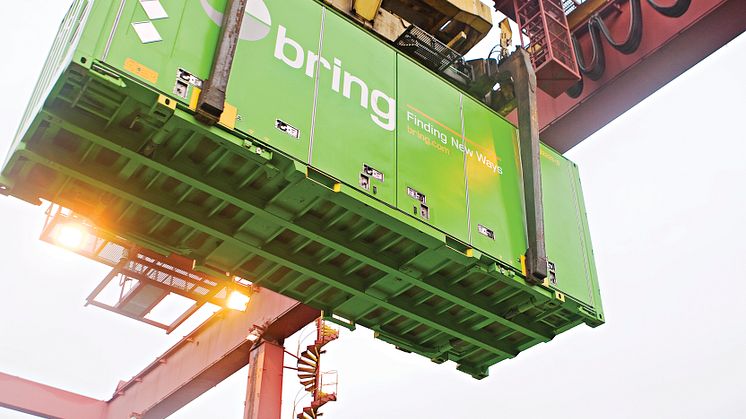 Bring containere opplasting på tog