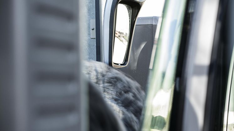 Med extra spegelprogram blir det enkelt att rengöra runt både döda vinkel-speglar fram på lastbilar och vidvinkelspeglar på bussar.