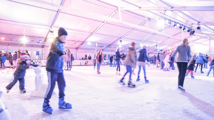 Eisvergnügen direkt an der Hafenkante