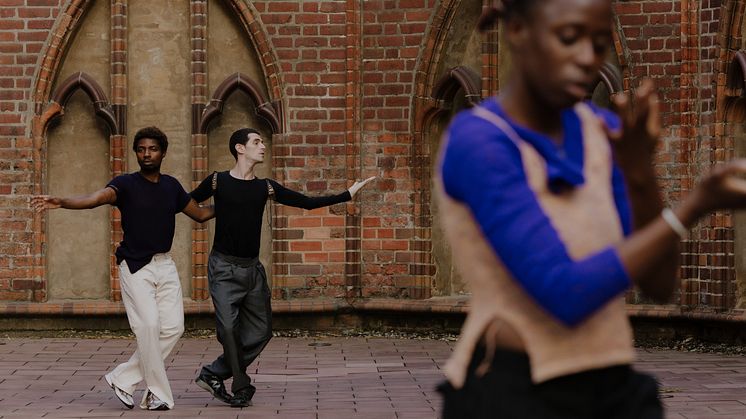 Alex Baczynski-Jenkins, Unending love, or love dies, on repeat like it’s endless, 2021–
