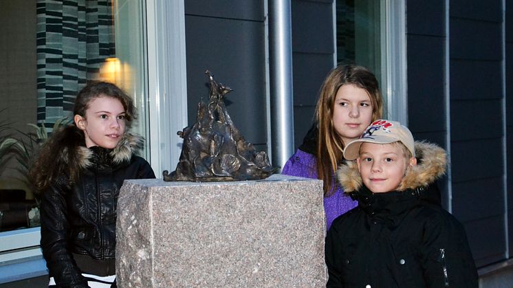 Unga konstnärer presenterar ”Alla behöver någonstans att bo”