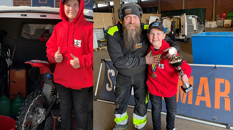 Charlie Netz, 13 år från Eskilstuna Smederna Ungdom sponsras av SkrotSmart 2022. Gratuleras av Thonny Lindeberg, platschef SkrotSmart Eskilstuna