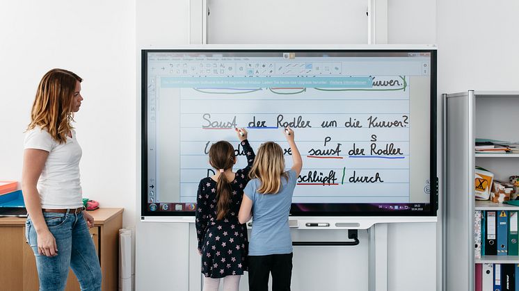 EET Danmark indgår partnerskab med SMART Technologies